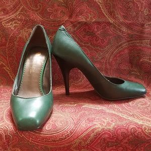 UNWORN TWO LIPS AMBER pumps 6: 3 3/4 heel⚠️🕚